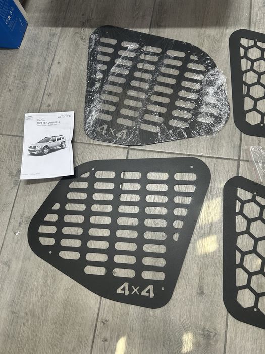 Ornamente protectie geam spate duster din otel