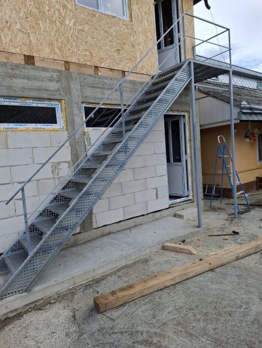 Scara metalica zincata 4mm grosime