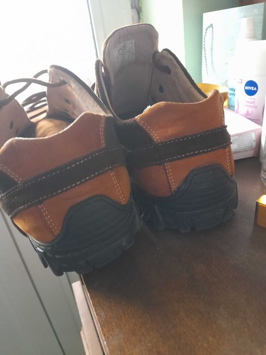 Обувки във   перфектно    състояние от набук