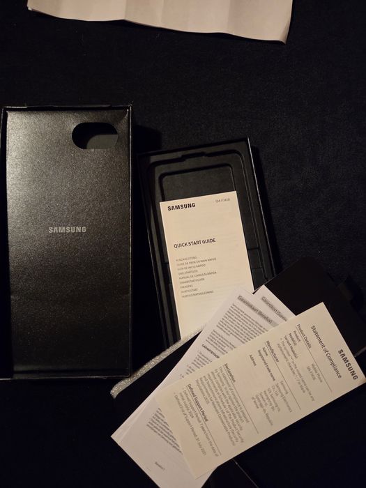 Samsung Z Flip 6, Silver Shadow, ГАРАНЦИОНЕН