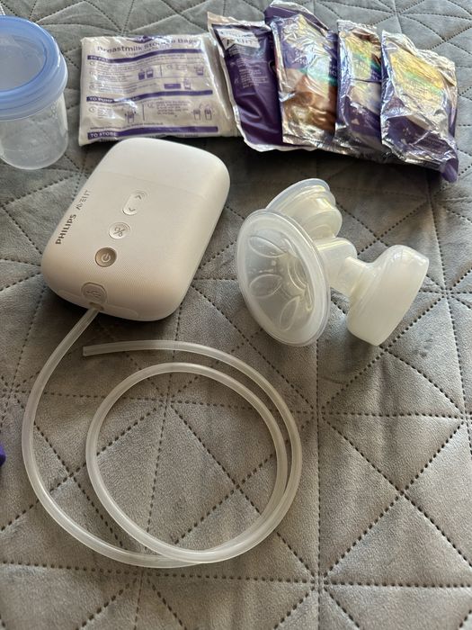 Помпа за кърма / бебе/ мама
