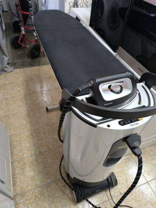 Гладачна маса с парогенератор Miele B 2847