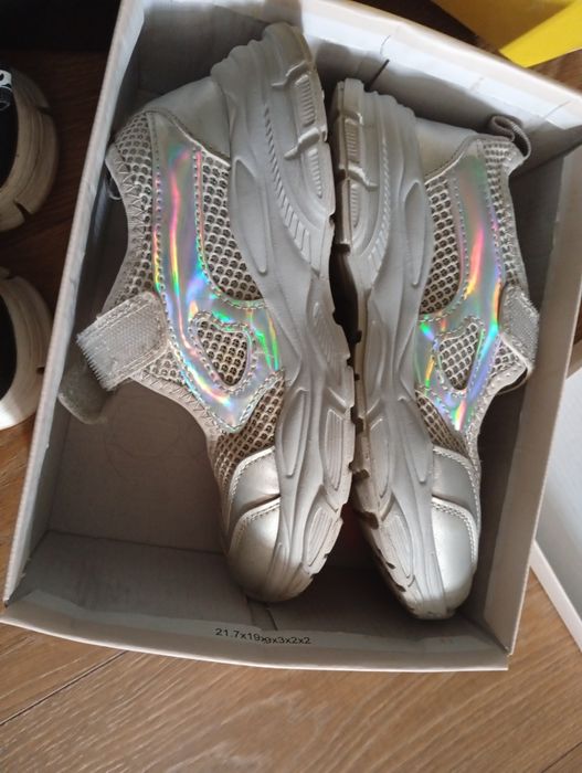 Обувь на девочку 33размер