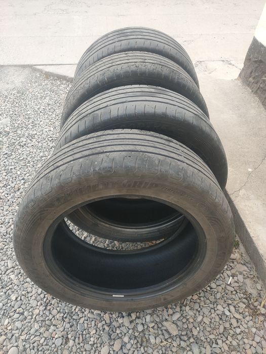 Продаётся шины Камри 55. 215/55/17