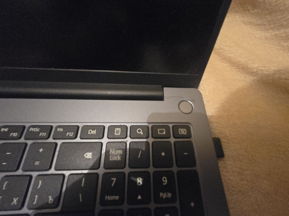 HUAWEI MateBook D16