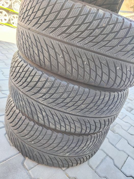 4 бр зимни 225/45/18 Michelin
