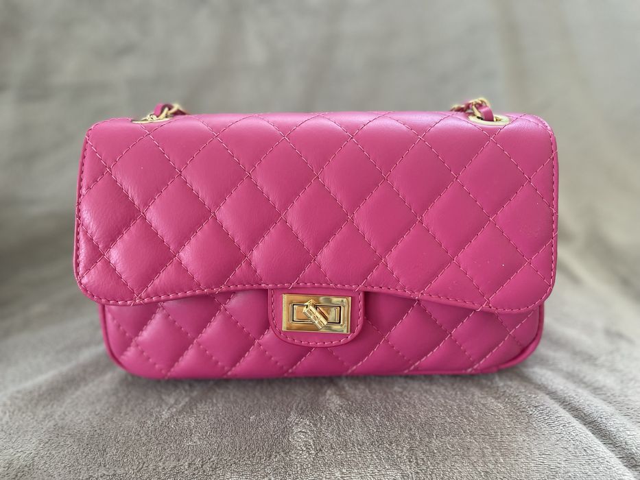 Направи подарък с чанта от естествена кожа 90 лева