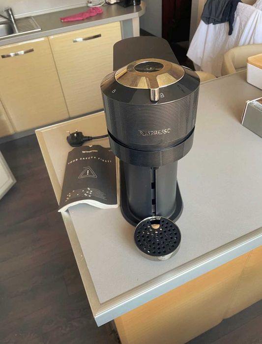 Кафемашина Nespresso Krups XN910 Vertuo