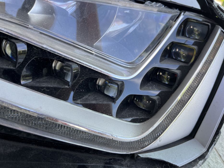 Ляв фар Matrix за Audi A8 D4 / Ауди А8 Д4