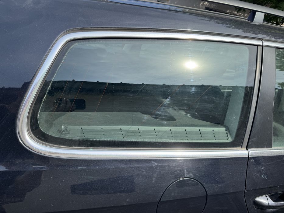 Geam fix dreapta Volkswagen Passat B7 2.0 TDI CFFB Break