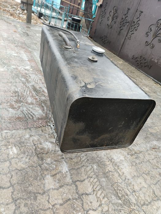 Продам топливный бак