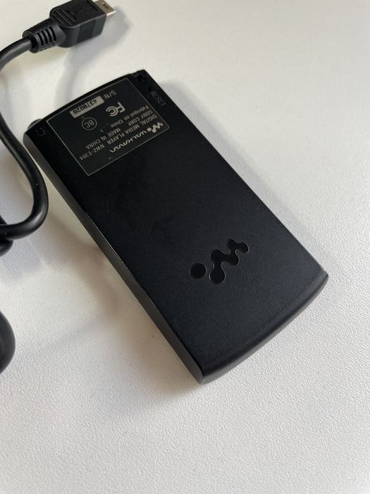 MP3 Player Audio SONY Walkman NWZ-E384 Cu Radio