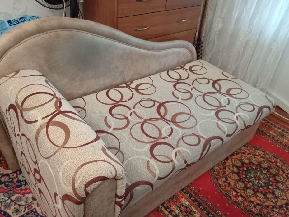 Продам детский подростковый диванчик