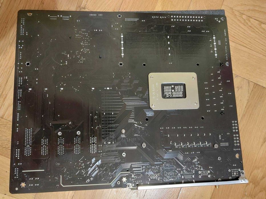 Intel Core i9 13900KF + Gigabyte Z790 Eagle AX Wi-Fi DDR5