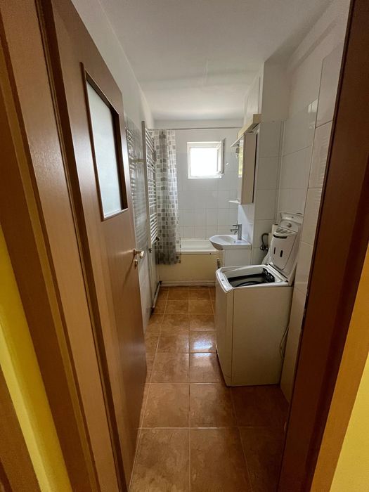 Persoana fizica vând Apartament 2 camere în deva