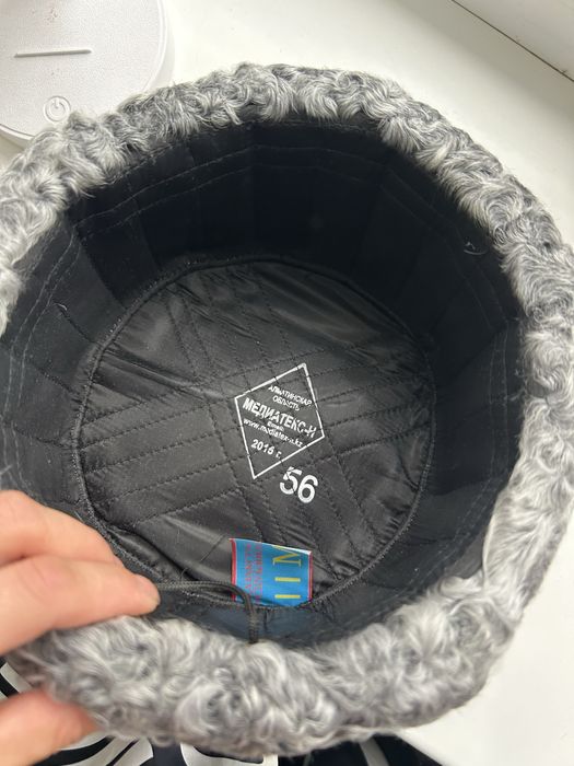 Новая каракулевая шапка