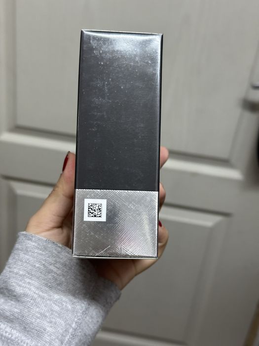 Prada carbon luna rossa