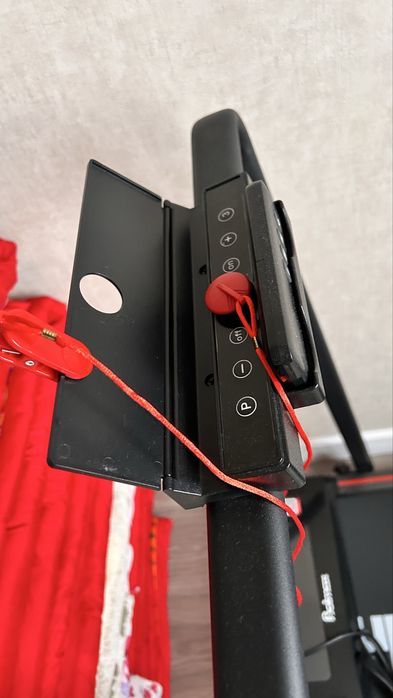 Продам беговую дорожку срочно