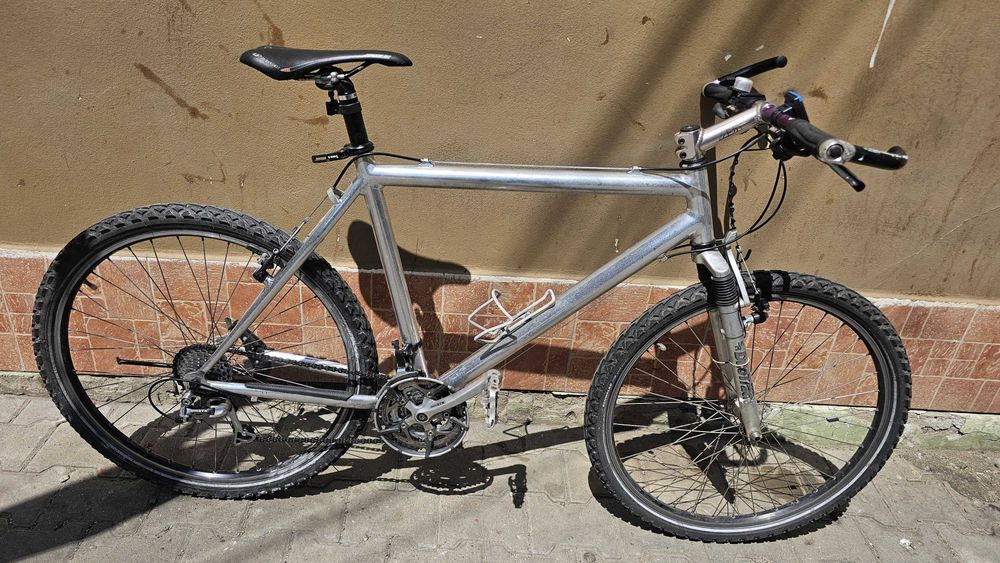 Bicicleta 28" Aluminiu Full echipata in stare perfecta LICHIDARE