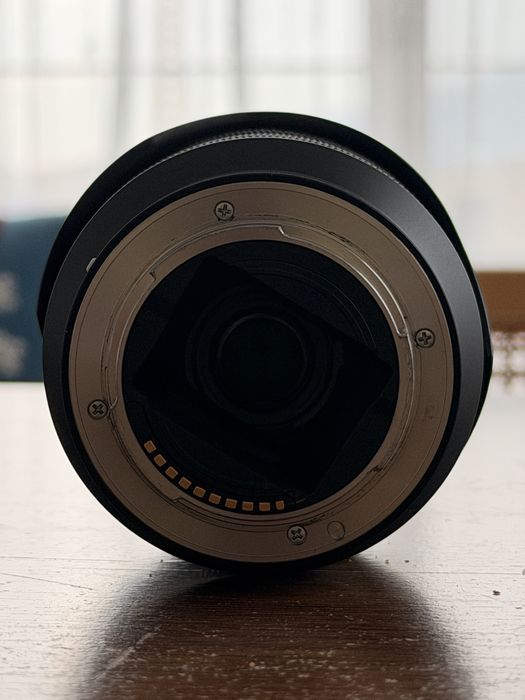 Sony FE 3.5-5.6/28-70 Обектив