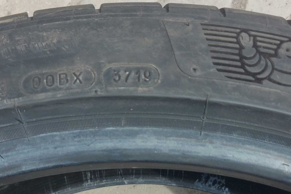 Anvelope Vara Michelin Pilot Sport 4s 275 35 R20