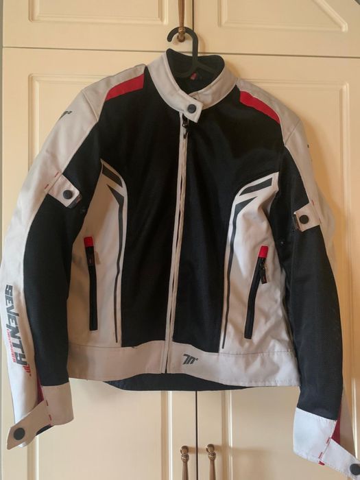 Casca si geaca moto,model pentru dama.