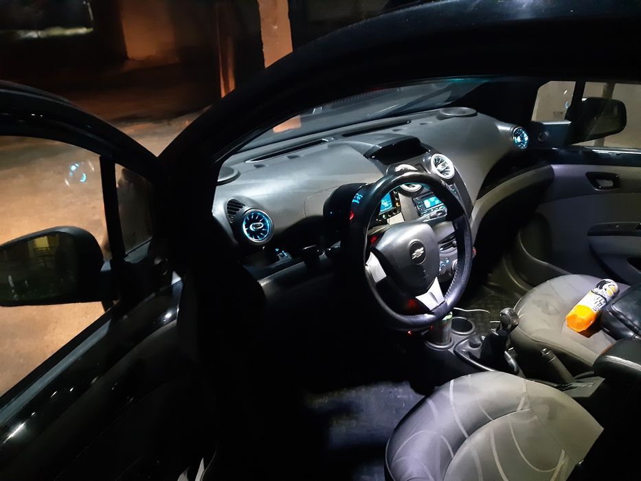 Spark avtomobili sotiladi