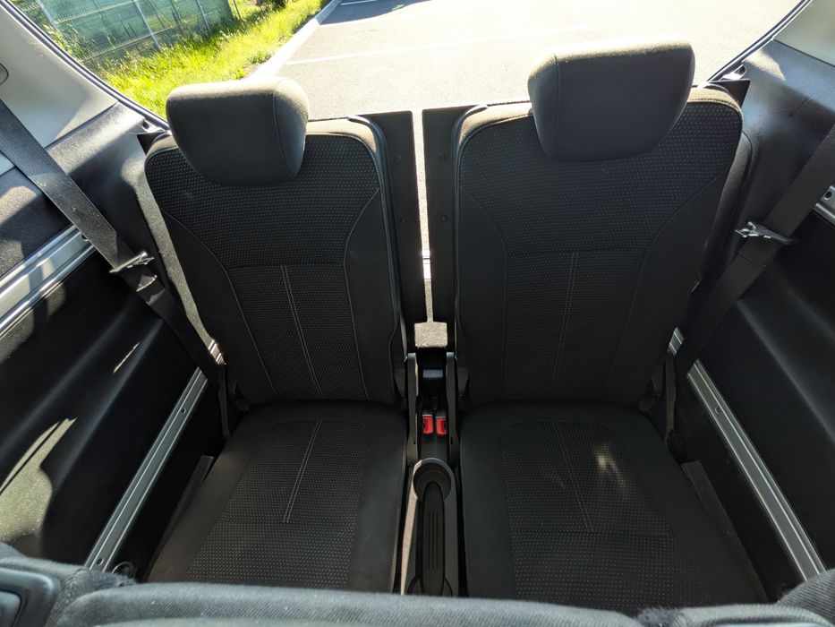 Vând Opel Zafira C Tourer 2.0 cdti 170 CP an 2017 - 7 locuri.