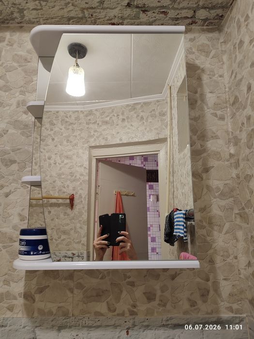 Шкаф с зеркалом в ванную