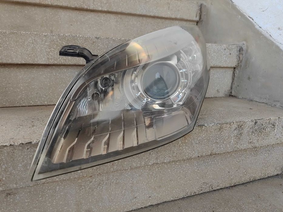 Фар Renault Megane Xenon ляв / Фар Рено Меган ксенонов Оригинален