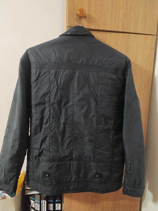 Мужские куртки, утеплённые, 46 - 48. Б/у, но в хорошем состоянии.