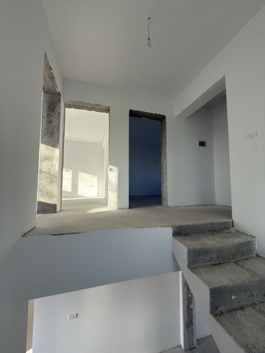 Vand casa zona consul