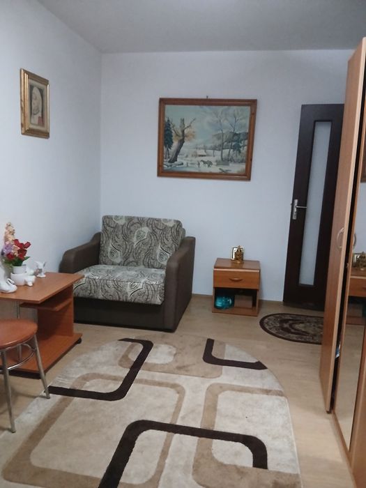 Persoana fizica vând apartament