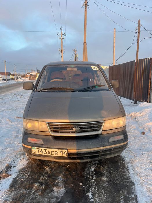 Продам Nissan largo