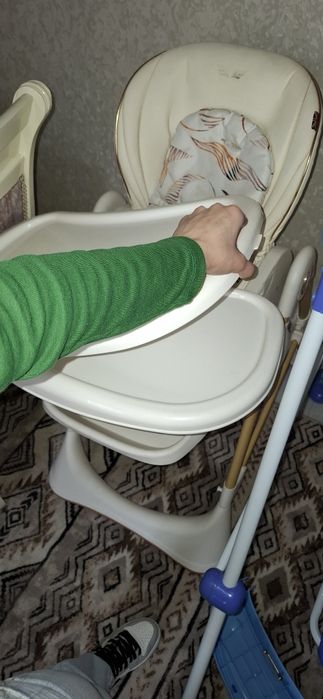 Стул для кормления от фирмы Karma baby