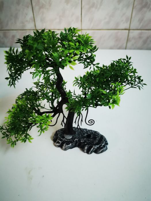 Copăcel de plastic,cu contragreutate, decor rezistent