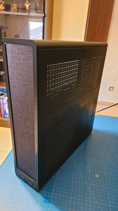 Vand carcasa pc Fractal Ridge black