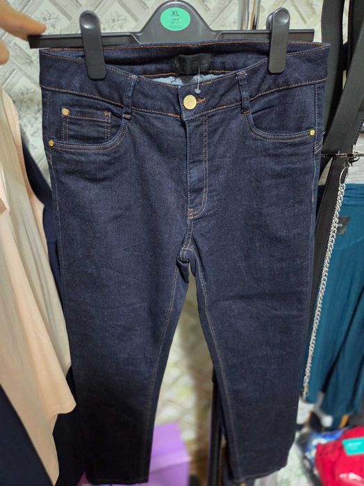 Нови аутлет дрехи на едро