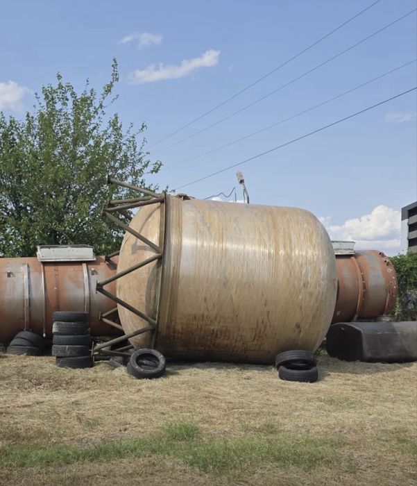 rezervoare din fibra si din metal