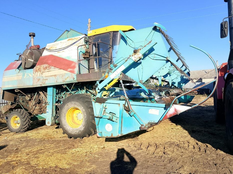 Продам комбайн Есиль.