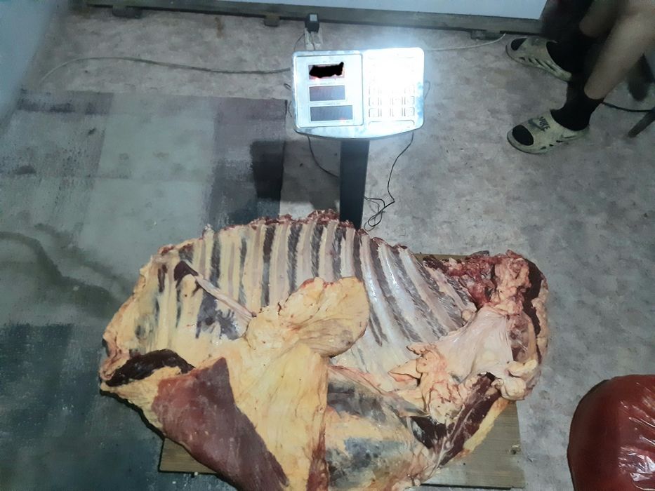 Сиыр еті сатылады