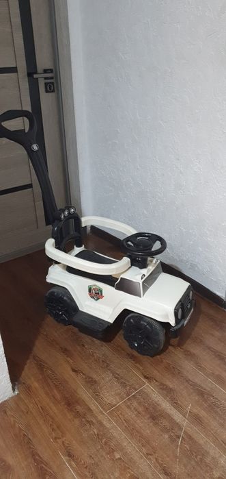 Продам машинку каталку