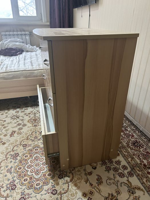 Продаю спальный гарнитур. Самовывоз.