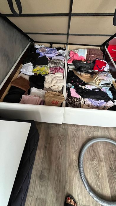 Pat dublu cu 2 noptiere