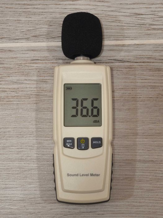 звукоизмерител (измерител на дицибели) 30 dBA - 130 dBA