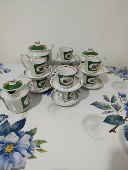 Продам сервиз кофейный из фарфора
