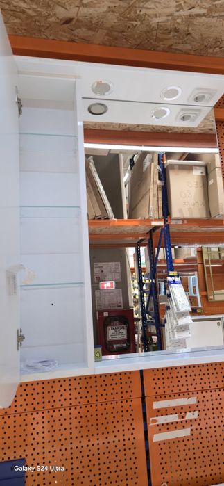 Mobilier baie, toate sunt noi