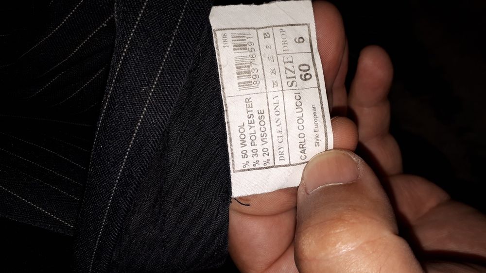 Vând costum bărbătesc