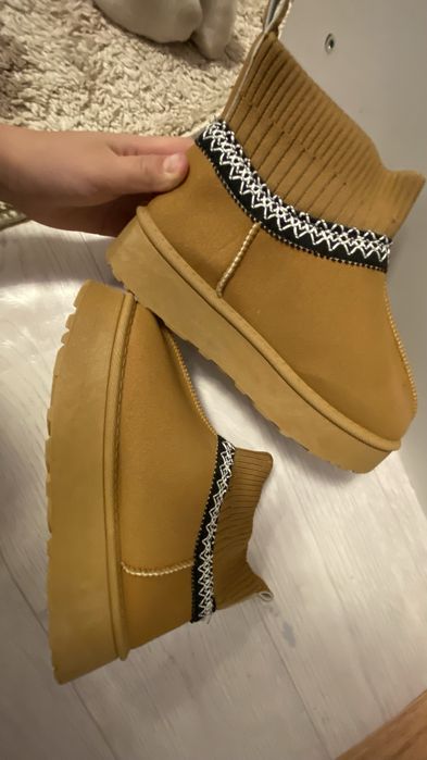 Продаю новые угги  размер 37