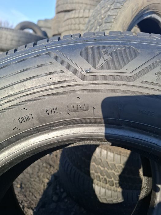 Vand 2 anvelope 205 75 16 C goodyear de iarna dot 2023